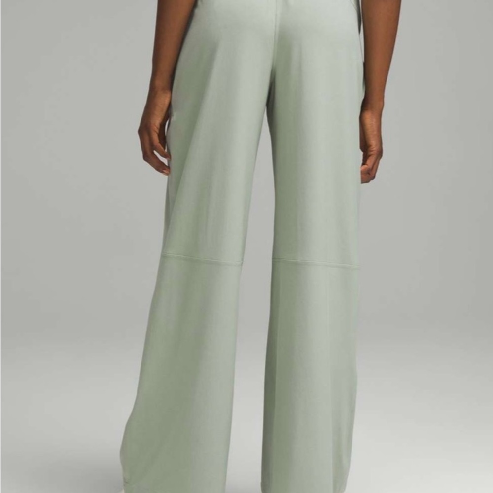 Lululemon Swift Mid-Rise Wide-Leg Pant